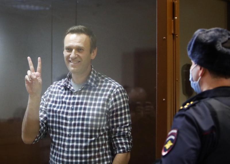 Сбросили полтора месяца: суд Москвы изменил срок заключения Навального по делу "Ив Роше"